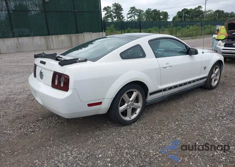 2009 Ford Mustang V6/V6 Premium z USA, uszkodzony, nr VIN 1ZVHT80N595126548